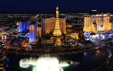 Las vegas cruise and stay  After staying in a fantastic hotel in Las Vegas so you can experience the city's iconic nightlife- with a show or a trip to the casino being a must- you'll travel